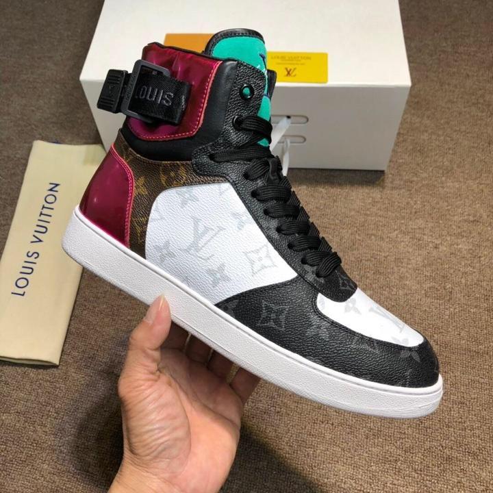 LOUIS VUITTON - SNEAKER